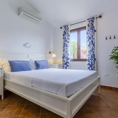 Indaco Blu SantʼAnna Arresi